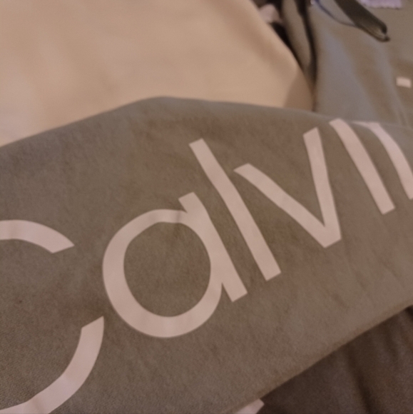 Calvin Klein Set - Picture 6 of 7